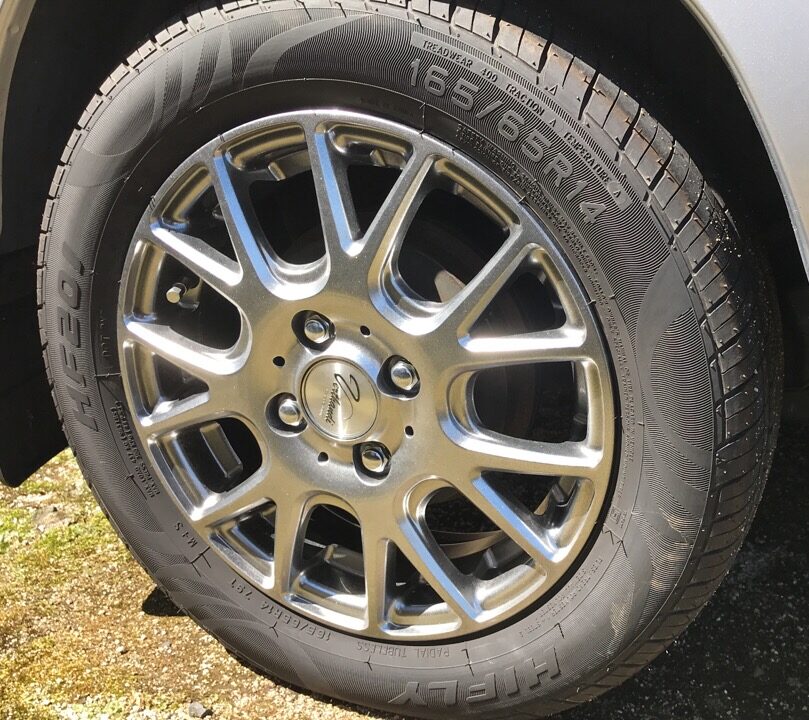 HIFLYの165/65R14を装着した画像