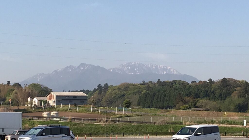 道の駅琴の浦から大山を眺める写真